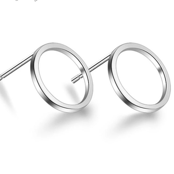925 Sterling Silver Minimalist Circle Earrings - Picture 3 of 3